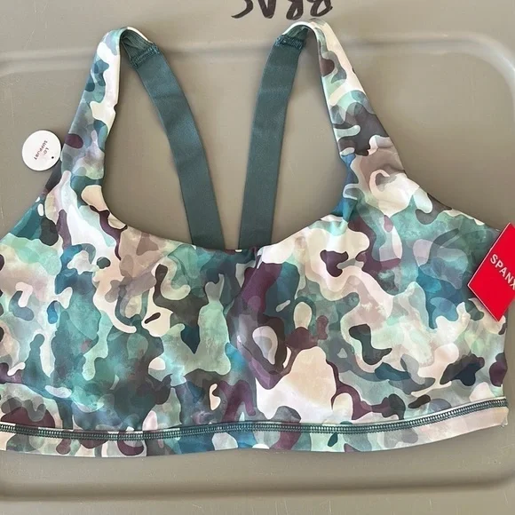 NWT SPANX Printed Camo Low Impact Sports Bra - Picture 3 of 4